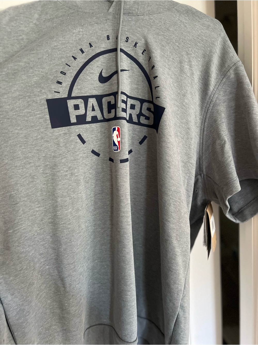 Nike Gray Men's Pacers Basketball Hoodie XXL. Authentic NBA apparel.